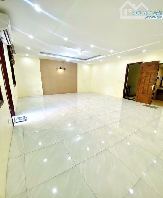 Bán Biệt Thự HX Làng Việt Kiều Châu Âu ,Mỗ Lao,HĐ ,Ô tô tránh Vỉa hè ,Cạnh hồ,80m 5 tầng - 8