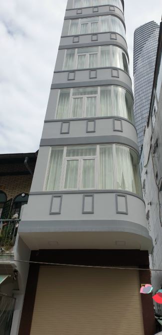 RẺ NHẤT Q3, 5 lầu mới đẹp, mặt tiền đường CÁCH MẠNG THÁNG 8. Dt: 4.2m x 22m. Giá: 35 tỷ.