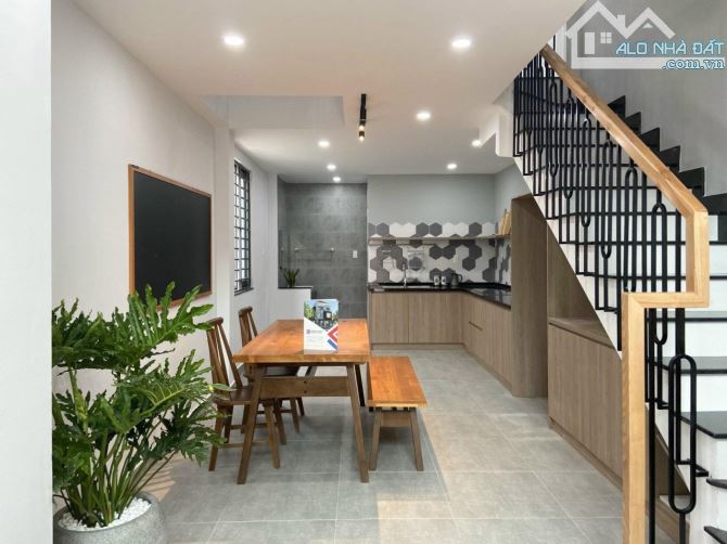 BÁN NHANH TRƯỚC TẾT,50m2, 5 tầng, Hẽm trước nhà 6m, Nhĩnh 7 tỷ Thương lượng sâu khách thiệ - 1