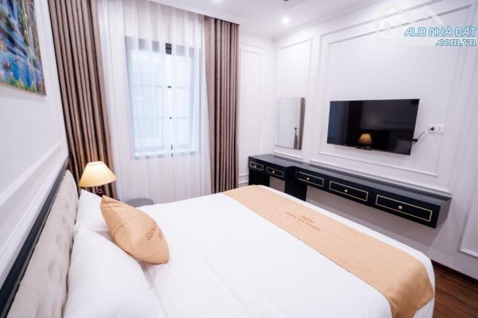 Cho thuê Khách Sạn mặt tiền Phan Chu Trinh Cách Biển chỉ 50m.