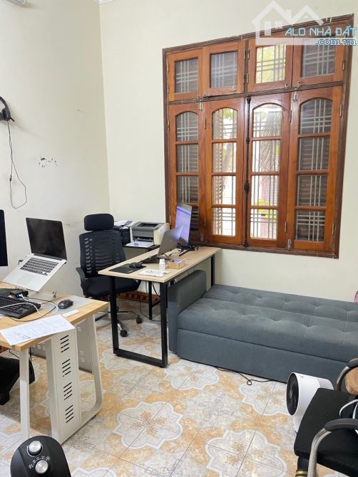 Nhà riêng ngõ 106 Hoàng Quốc Việt 85m x 3T có sân làm kho