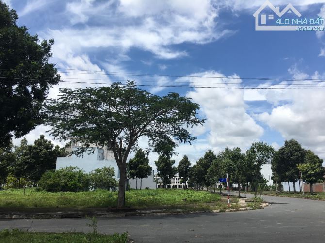 Cần bán đất biệt thự vườn 200m2 giá siêu rẻ chỉ 3,5 tỷ, cách TTTM Aeon Long An 500m