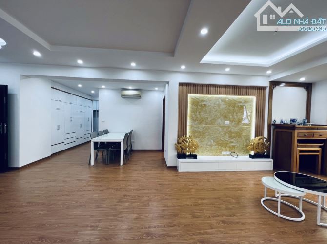 Do không sử dụng nên cần cho thuê lại căn hộ 3 ngủ 135m tòa N03T6 NGĐ chỉ 16 tr