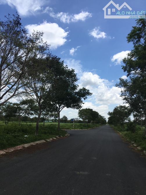 Cần bán đất biệt thự vườn 200m2 giá siêu rẻ chỉ 3,5 tỷ, cách TTTM Aeon Long An 500m - 2