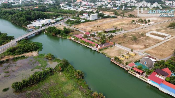 Bán nhanh đất 2 mặt tiền đường Hùng Vương, Phú Đông, Nhơn Trạch,Đồng Nai - Sổ đỏ chính chủ