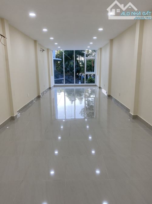 Ban nha, mới đẹp, hiện đại, đường số 45, Q4. Dt: 4m x 20m. Giá 14.5 tỷ.