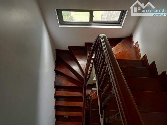 Bán gấp căn nhà mặt phố Định Công, Hoàng Mai. DT: 60m. MT4,7m. Giá: 13,5 tỷ - 2