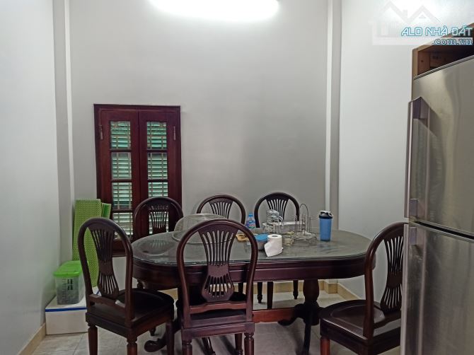 Bán gấp căn nhà mặt phố Định Công, Hoàng Mai. DT: 60m. MT4,7m. Giá: 13,5 tỷ - 4