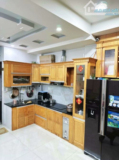 Bán Nhà 5 Tầng, Khu Họ Lê, Hẻm Xe Hơi, 70m2, Ngang gần 5m, Nhỉnh 6 Tỷ.