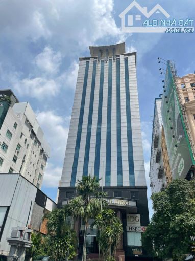 Bán building 2 MT Nguyễn Thị Minh Khai Phường 5 Q3 -DT 15x36m, HĐT 1.2 tỷ/th