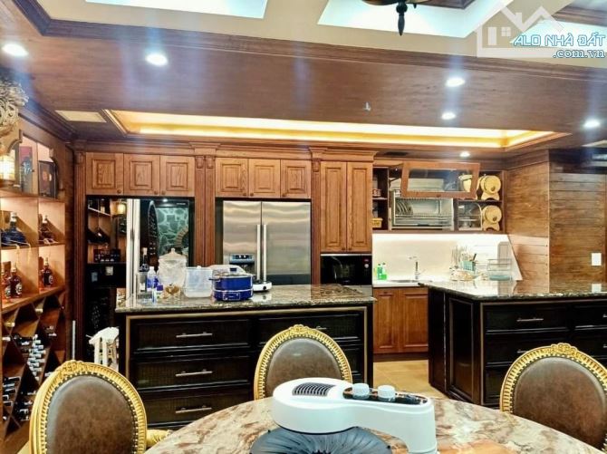 Bán nhà Biệt thự phân lô Dịch Vọng, Cầu Giấy 250m2 4 tầng MT 15m 65 tỷ