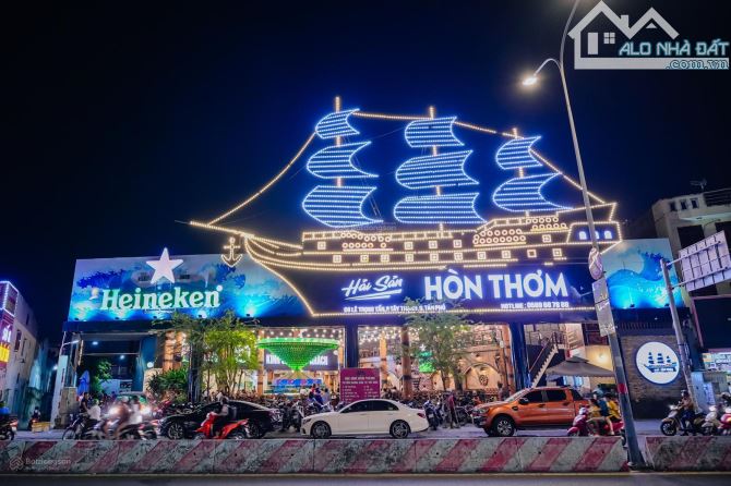 Bán nhà MT Lê Trọng Tấn, Tân Phú - Diện tích:35m x 50m - HDT 330 triệu/th- chỉ hơn 200 tỷ.