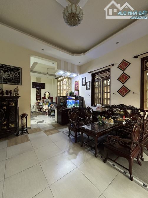 Bán Biệt Thự VIP - khu Tên Lửa Bình Tân (9X27m) 3 tầng, 216m2, sân vườn, ngay công viên - 1
