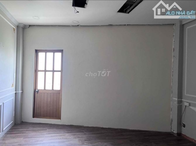 Siêu rẻ 22 tỷ! Bán mặt tiền Đ. Lê Thị Riêng Q1 - CN: 61.94m2 - 4 Tầng. - 1