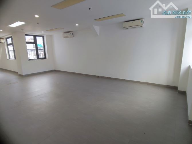 Cho Thuê Văn Phòng ngay chân cầu SG, Bình Thạnh. DT 230m2 - Giá 50 triệu/ tháng - 14