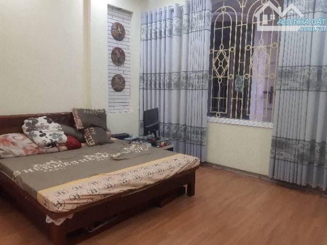 Bán nhà phân lô Quân Đội Ô tô đỗ cửa Ngõ 69 Hoàng Văn Thái Dt 43m2 Mt 4m Giá 8,1 tỷ - 3