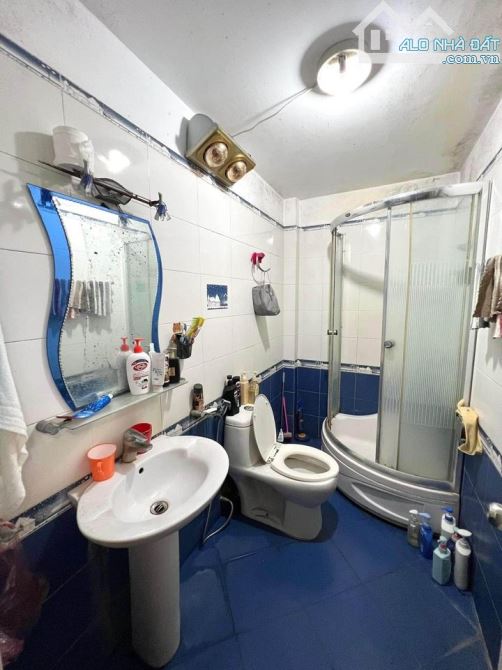 Bán nhà phân lô Ngõ 98 Lê Trọng Tấn Dt 33m2 5 tầng Mt 4m Giá 4,3 tỷ - 4