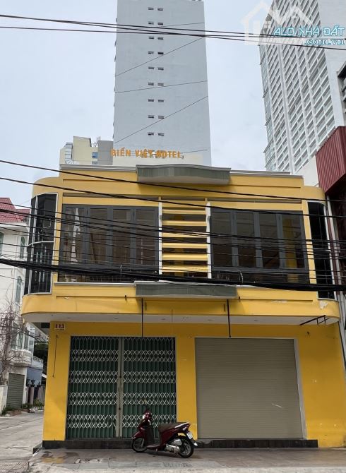 Nhà 2 mặt tiền Hùng Vương( Ngang 8.4m) Phố Tây P. Lộc Thọ- TP. Nha Trang