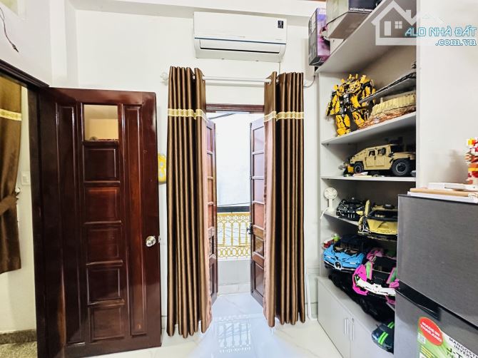 Bán nhà 48m², Hẻm xe hơi Lạc Long Quân, 3 Lầu 4PN, giá chỉ 6 tỷ hơn - 2