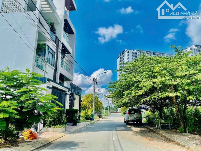 Bán đất 90m2 , 1 sẹt đường Gò Cát, Phú Hữu, quận 9. Giá 4 tỷ 600 - 3