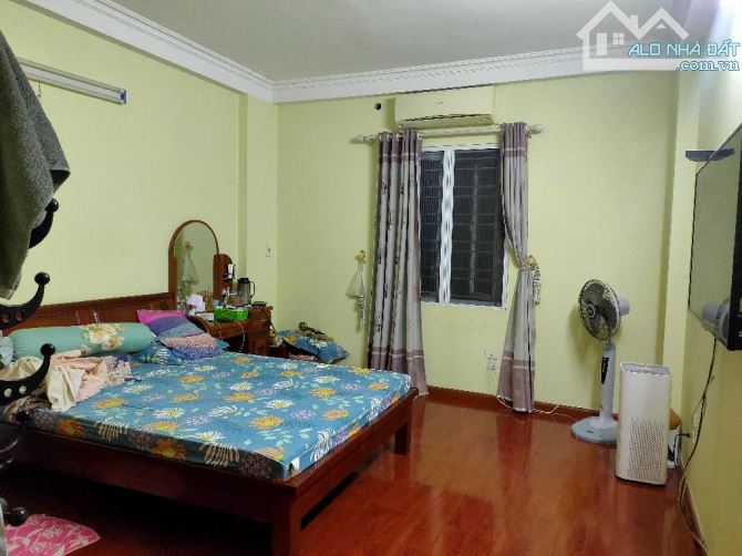 Bán nhà mặt phố Đê La Thành, Trung Phụng Đống Đa, ô tô tránh, kinh doanh, 65 m2, 4 tầng - 1