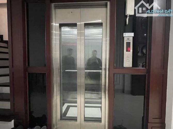 Gia đình muốn bán nhanh nhà phân lô VIP Liễu Giai Văn Cao Ba Đình 70m 6 tầng thang máy oto - 2