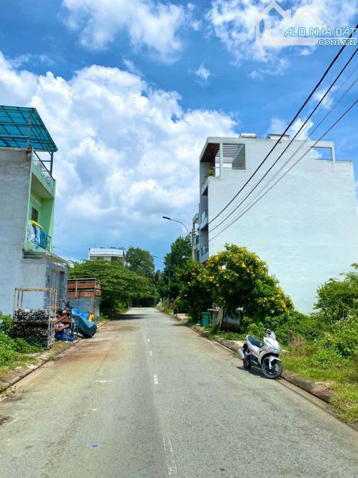 Bán đất 90m2 , 1 sẹt đường Gò Cát, Phú Hữu, quận 9. Giá 4 tỷ 600 - 6