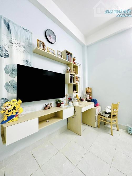 [BÁN GẤP 90m2 chỉ hơn 5Ti] - NHÀ 3 LẦU, 5,5X16,5m VUÔNG VỨC ngay Nguyễn Văn Đậu - 4