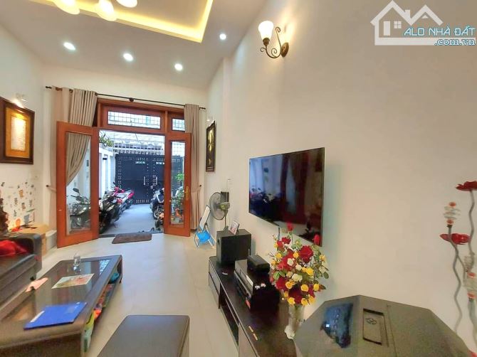 BÁN NHÀ P2 TÂN BÌNH-KHU VIP SÂN BAY- CỬU LONG- 92M-4x23M- 5 TẦNG- Ô TÔ VI VU- 18 TỶ 9 - 8