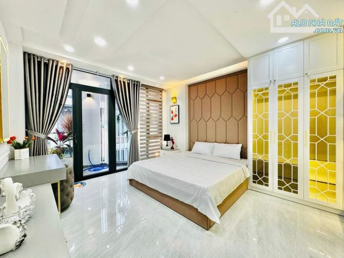 BÁN NHÀ GÒ VẤP -DT 4X17 -HẺM OTÔ VÀO NHÀ-THANG MÁY-THIẾT KẾ SANG XỊN- GIÁ NHỈNH 5 TỶ TỶ