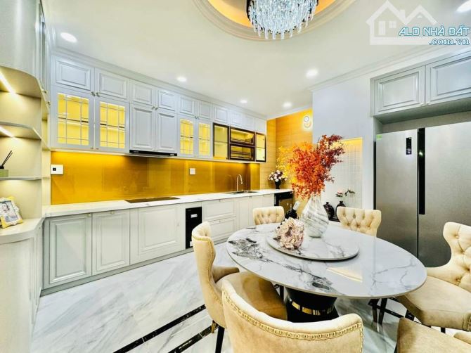 BÁN NHÀ GÒ VẤP -DT 4X17 -HẺM OTÔ VÀO NHÀ-THANG MÁY-THIẾT KẾ SANG XỊN- GIÁ NHỈNH 5 TỶ TỶ - 3