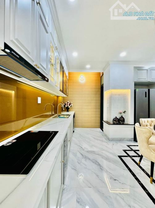 BÁN NHÀ GÒ VẤP -DT 4X17 -HẺM OTÔ VÀO NHÀ-THANG MÁY-THIẾT KẾ SANG XỊN- GIÁ NHỈNH 5 TỶ TỶ - 7