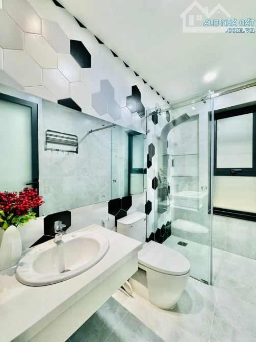 BÁN NHÀ GÒ VẤP -DT 4X17 -HẺM OTÔ VÀO NHÀ-THANG MÁY-THIẾT KẾ SANG XỊN- GIÁ NHỈNH 5 TỶ TỶ - 8