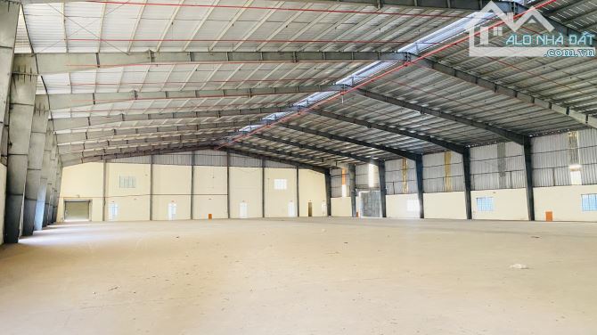 Kho trống cho thuê 2400m2 đường xe Cont đi 24 tại Nguyễn Văn Quỳ, Quận 7