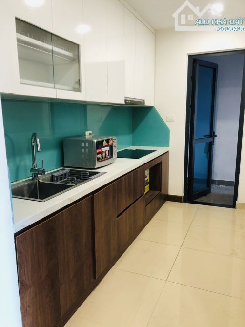 Chính chủ gửi bán căn chung cư 70m, 2 ngủ cc Thái Hà, full đồ chỉ 4.8 tỷ