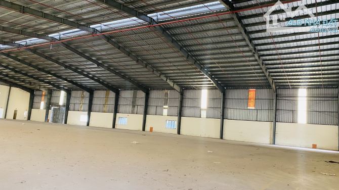 Kho trống cho thuê 2400m2 đường xe Cont đi 24 tại Nguyễn Văn Quỳ, Quận 7 - 1