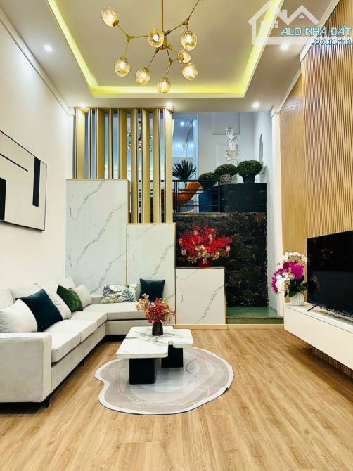 NHÀ MẶT TIỀN KINH DOANH ĐƯỜNG HÙNG VƯƠNG: DT 4x25 Giá 4.99 tỷ - 2