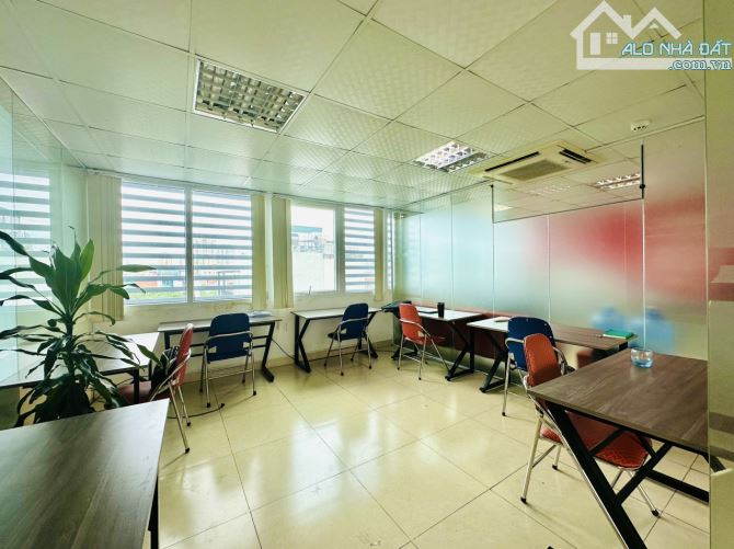 Nguyên Căn đường Khúc Thừa Dụ 54m x 5T 6pn, đường ô tô, lô góc 2 mặt thoáng