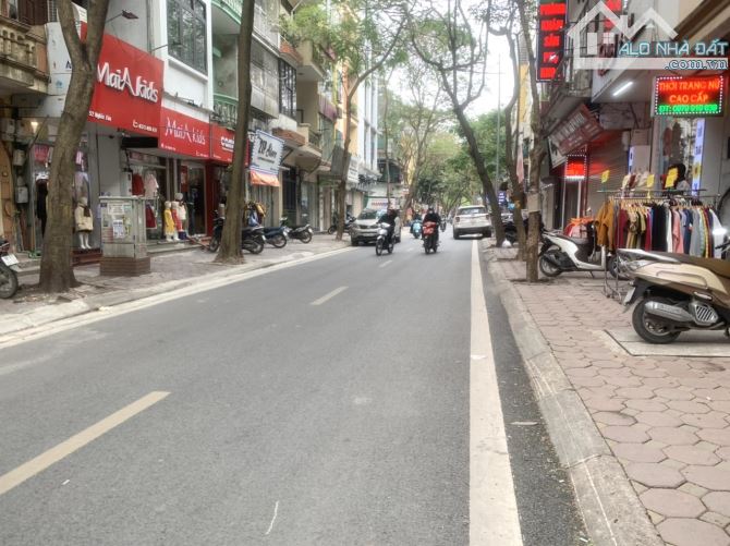 BÁN ĐẤT MẶT PHỐ 1 MẶT NGÕ SAU Ô TÔ 39 TỶ 80m MT 4.7m VỈA HÈ KINH DOANH NGHĨA TÂN CẦU GIẤY