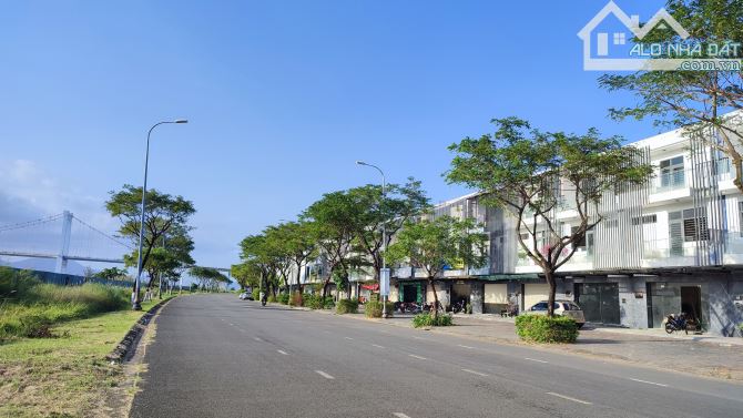 Cực hiếm, Cần bán nhà 2 mặt tiền view sông Hàn, trung tâm Đà Nẵng, gần dự án Sun Olalani - 1