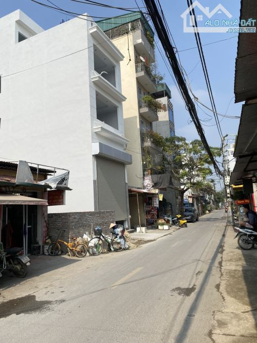 Bán mặt phố Quang Tiến, DT 216m2 7 tầng mt11m cho thuê 275tr/thg , giá chỉ 36.9 tỷ - 2