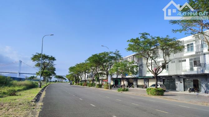 Cực hiếm, Cần bán nhà 2 mặt tiền view sông Hàn, trung tâm Đà Nẵng, gần dự án Sun Olalani - 2
