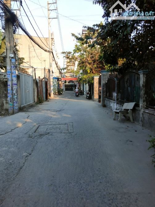 BÁN NHÀ 63M2, 3 TẦNG, Ô TÔ VÀO NHÀ, CHỈ NHỈNH 4 TỶ- HIỆP THÀNH QUẬN 12 - 4