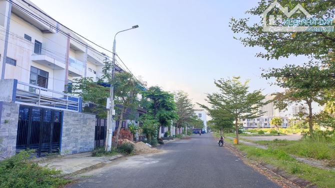 Cực hiếm, Cần bán nhà 2 mặt tiền view sông Hàn, trung tâm Đà Nẵng, gần dự án Sun Olalani - 4