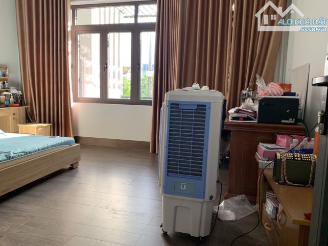 Nhà Ngũ Hành Sơn - Đường Kinh Doanh - Đường Cao Hồng Lãnh - Ra Võ Chí Công - 3 Tầng. - 2