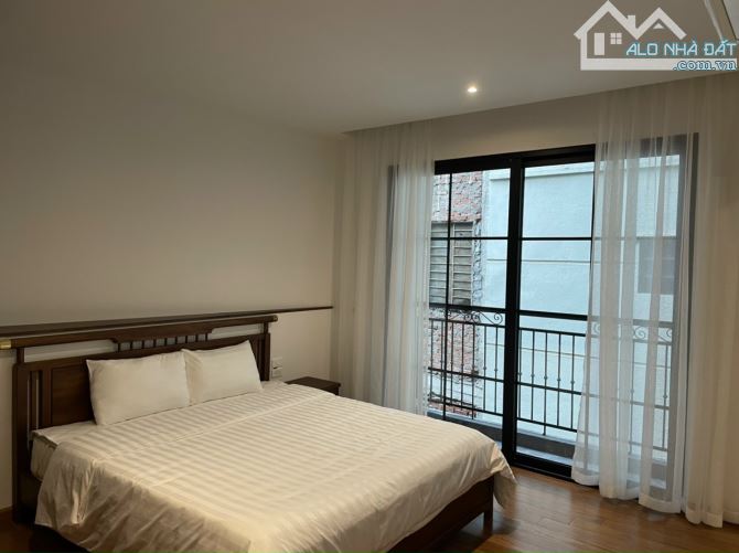 TÒA APARTMENT CAO CẤP - GẦN THUNG LŨNG HOA HỒ TÂY - 8 TẦNG GARA Ô TÔ - 200TR/THÁNG - 18