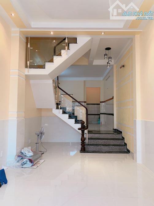 NHỈNH 4 TỶ - DÒNG TIỀN 130 TRIỆU 1 NĂM - 70M2 - 3 TẦNG - 4 PHÒNG NGỦ - HẺM OTO TRÁNH - 2