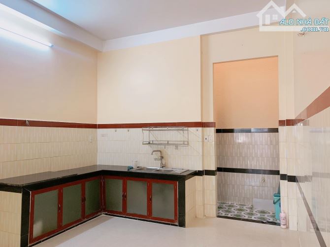 NHỈNH 4 TỶ - DÒNG TIỀN 130 TRIỆU 1 NĂM - 70M2 - 3 TẦNG - 4 PHÒNG NGỦ - HẺM OTO TRÁNH - 3
