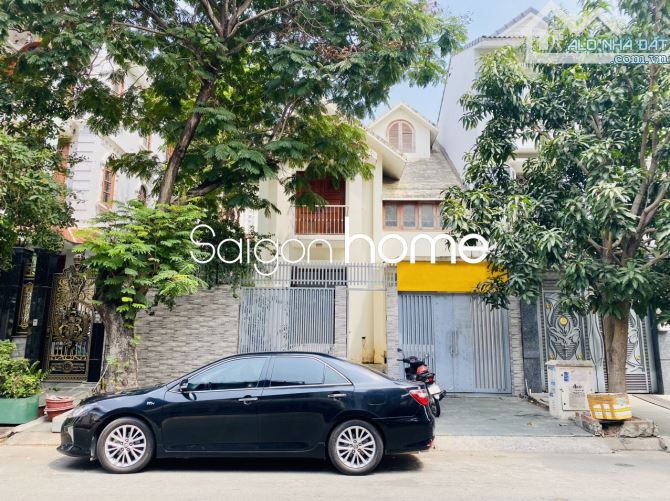 Cho thuê Biệt thự Đường Dương văn An An Phú Quận_2 Hầm 3 lầu 500m²