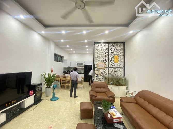 Trần Đại Nghĩa, Quận Hai Bà Trưng, 52m2,5 tầng, gần phố, giá rẻ. - 1